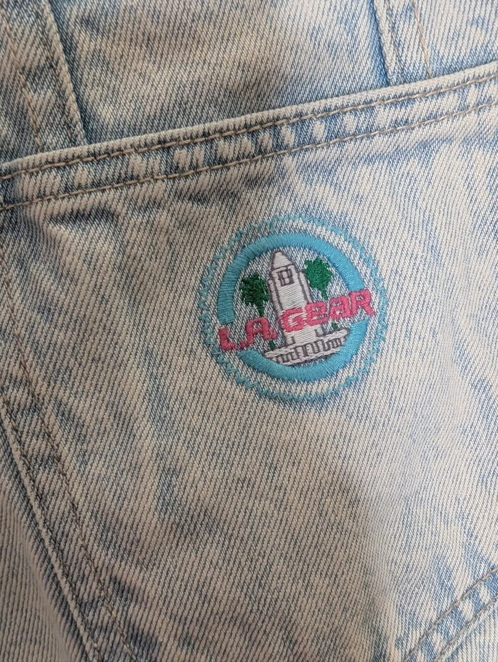 Vintage L.A. Gear High Rise Denim Shorts Graffiti Cuff Light Wash 6